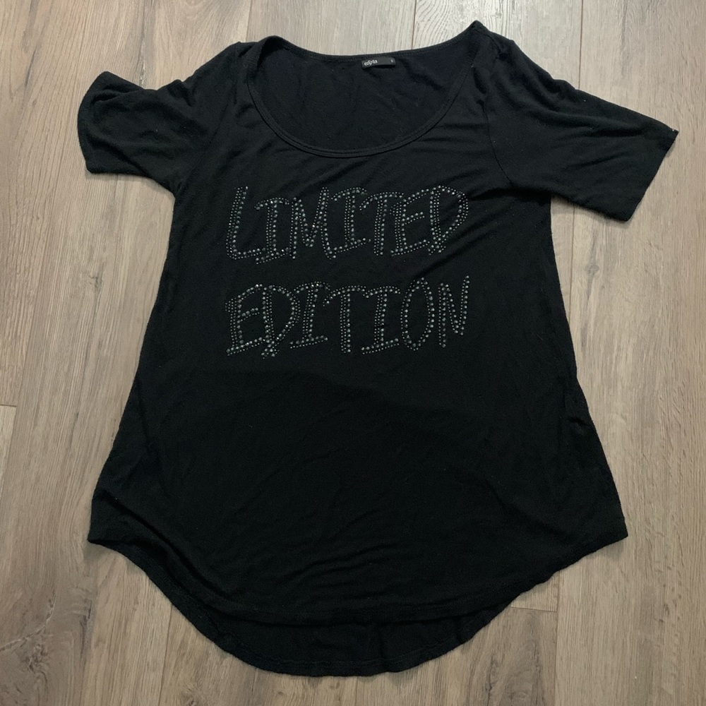 Graphic T-shirt size small